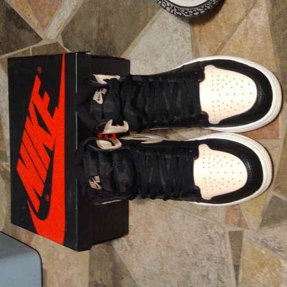 Air Jordan 1 Retro high OG Black Crimson TNT White Size 9.5 - Picture 2 of 9